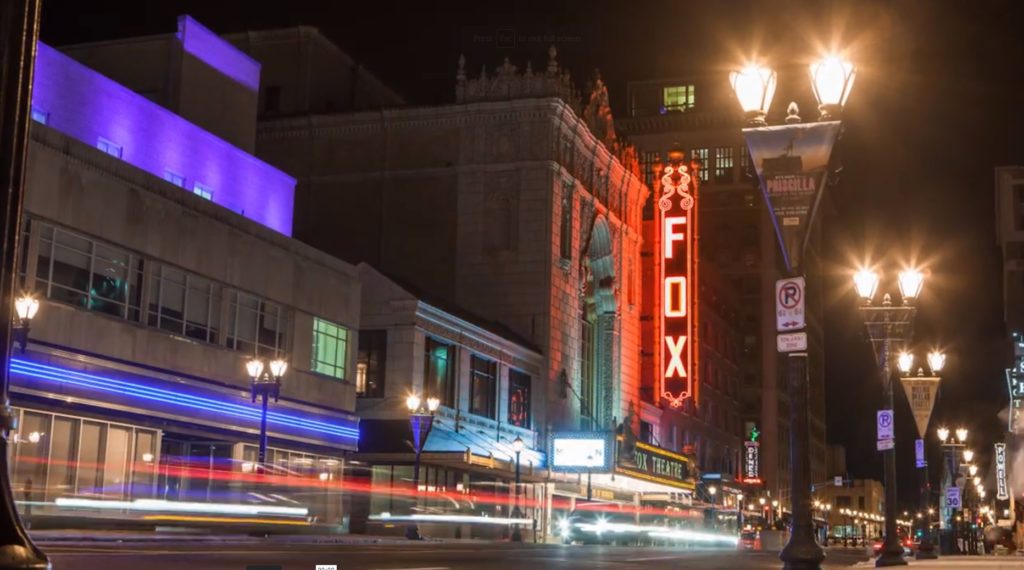 theater with looping